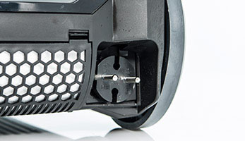 Довгий мережевий шнур забезпечує великий радіус дії Довгий мережевий шнур забезпечує комфортне прибирання від однієї розетки та змотується автоматично