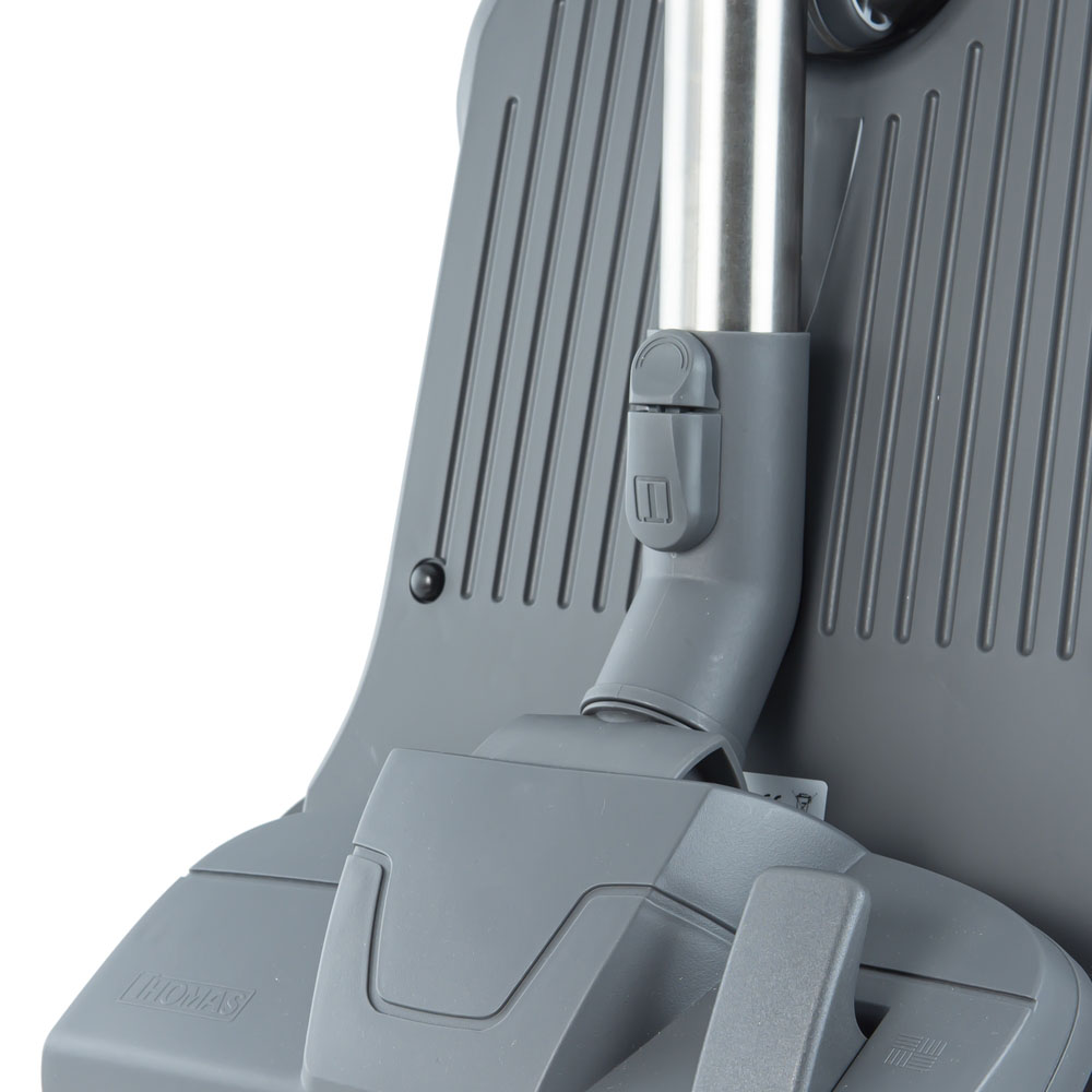 DryBOX+AquaBOX Cat&Dog, mounting of a tube with a nozzle on the body THOMAS DryBOX+AquaBOX Cat&Dog, convenient mounting of a telescopic tube with a nozzle on the body for parking